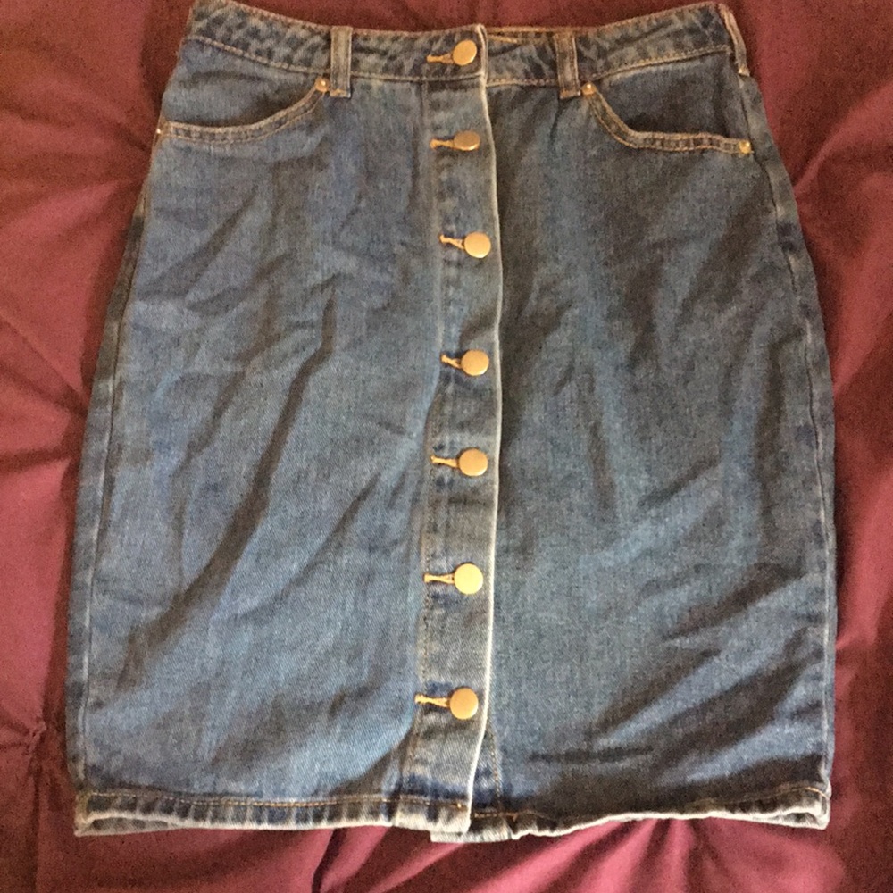 High waisted 70s style skirt